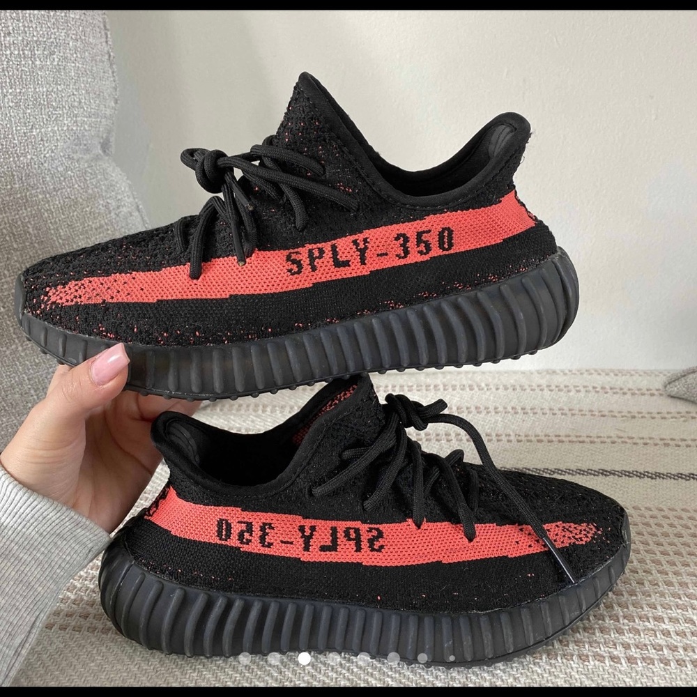 YEEZY BOOST 350 V2 RED